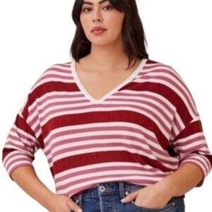 Torrid Women's Plis Size 2 Plush Red and Pink Boxy 3/4 Sleeve Tunic Top Shirt